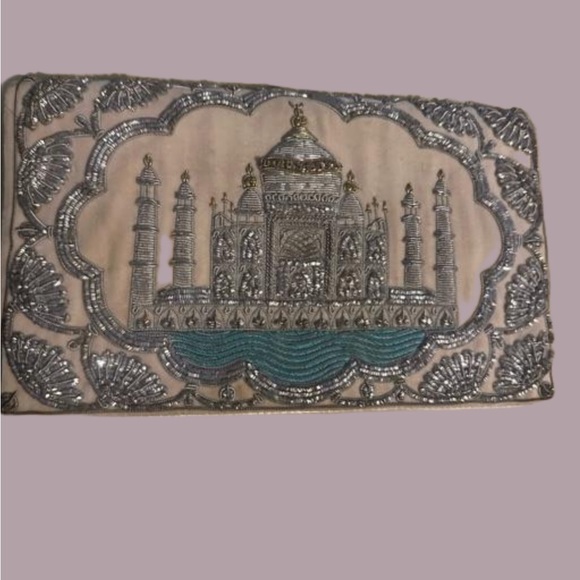 Handbags - Rare find Vintage Taj Mahal picture made of beads on silk into a clutch purse
